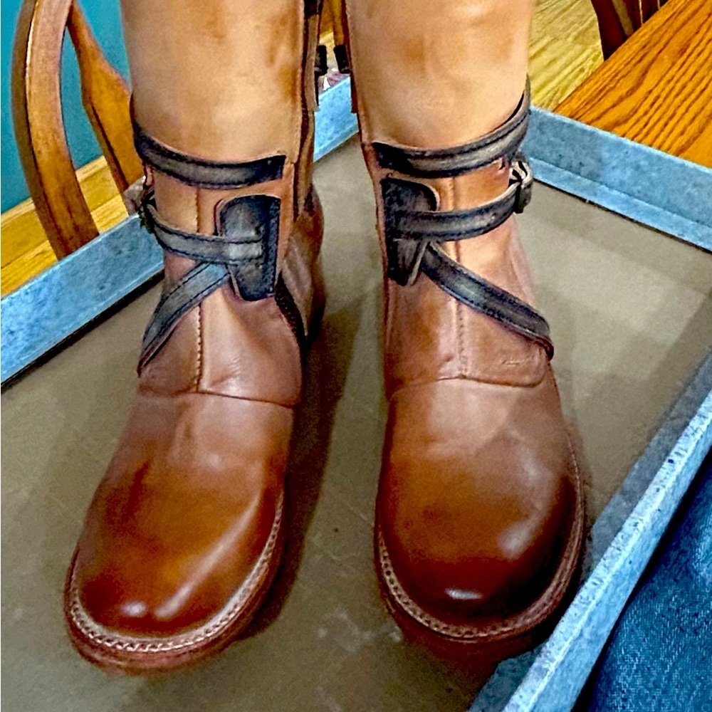 Freebird Gia Boots- Brand New Size 7

Beautiful boot!